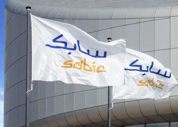 Aramco y SABIC reajustan ventas y marketing de sus productos