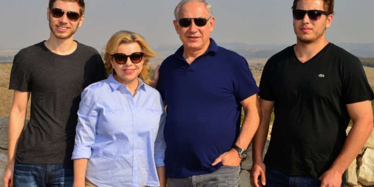 La familia Netanyahu demanda a Ehud Olmert