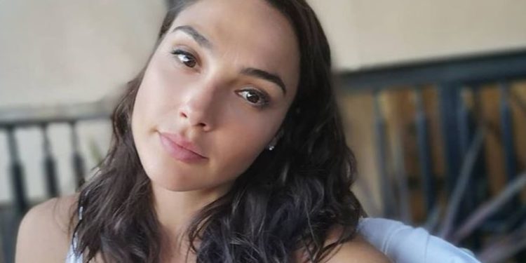 Comentarios antisemitas inundan post halagador sobre Gal Gadot