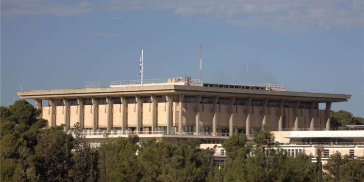 Encuesta: Likud - 30 escaños - Yesh Atid - 21