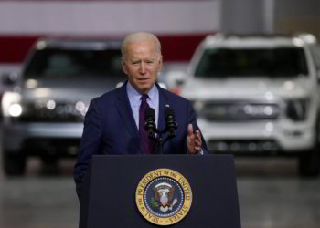 Biden pide a los servicios de inteligencia de EE.UU. que investiguen el origen del COVID-19
