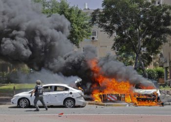 Dos israelíes mueren en bombardeo con cohetes en Ashkelon