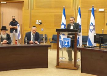 Shas a Bennett: No formen un gobierno que odie a los haredim