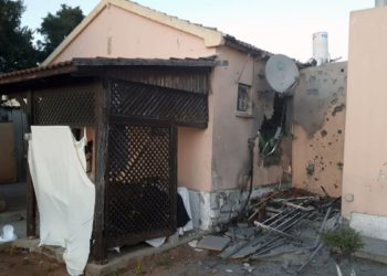 Impacto directo en una casa de Sderot: un hombre herido