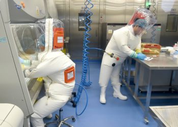 Los medios que se burlaron de la teoría de la fuga del laboratorio de Wuhan tratan de salvar la cara