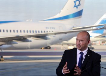 Bennett: Aún no hay planes para permitir la entrada de turistas vacunados a Israel