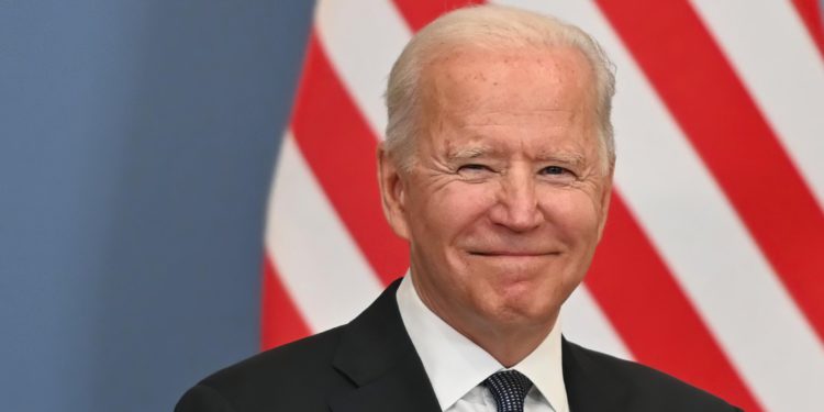 Biden: Putin se ofreció a "ayudar" contra Irán