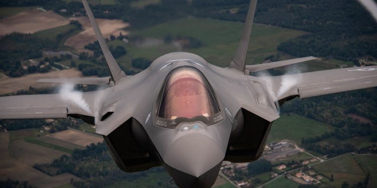 Razones por las que el caza furtivo F-35 domina los cielos