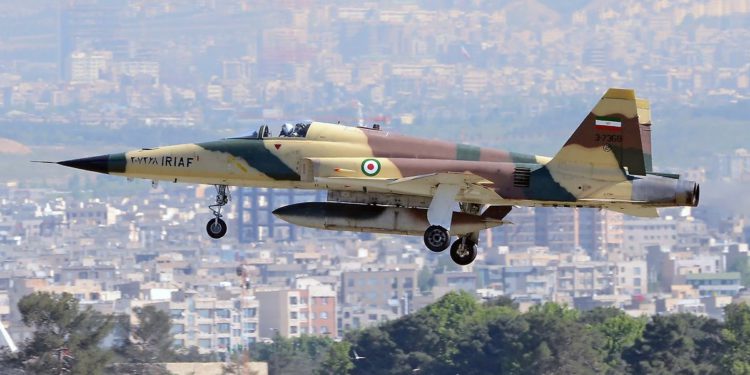 2 pilotos iraníes de caza F-5 mueren por un "problema técnico"