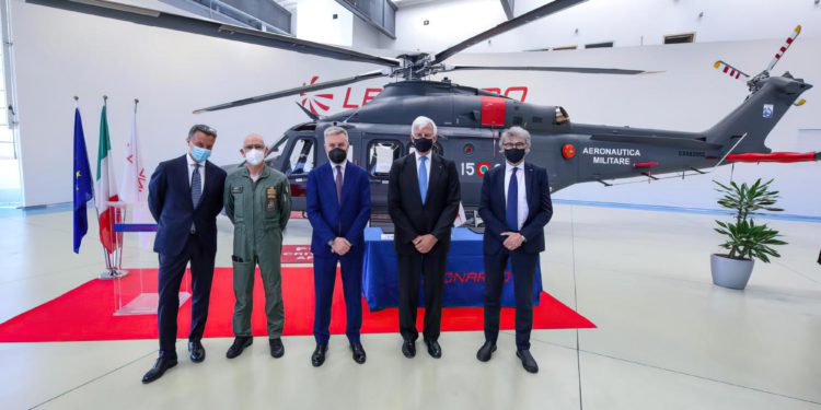 Leonardo entrega helicóptero de búsqueda y rescate HH-139B a la Fuerza Aérea Italiana