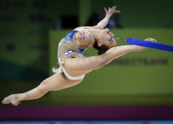 Gimnasta israelí Linoy Ashram consigue medalla de oro y dos platas en campeonatos europeos