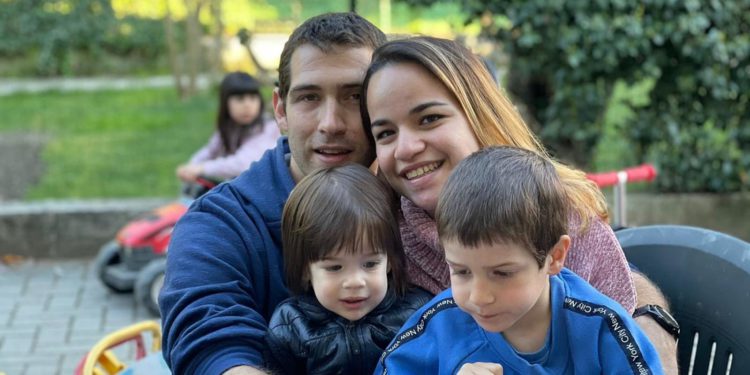 El niño israelí que sobrevivió a un accidente de teleférico en Italia fue "secuestrado por su abuelo", según informes