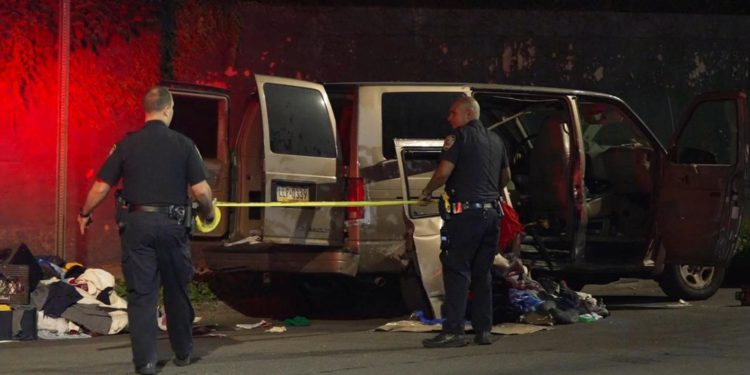 Un artefacto explosivo detona frente a la sinagoga de Queens