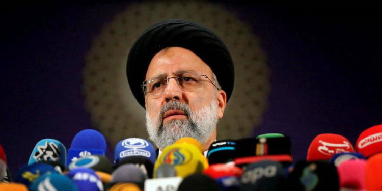 Ebrahim Raisi podría dar prioridad a la eliminación de las sanciones de EE.UU.