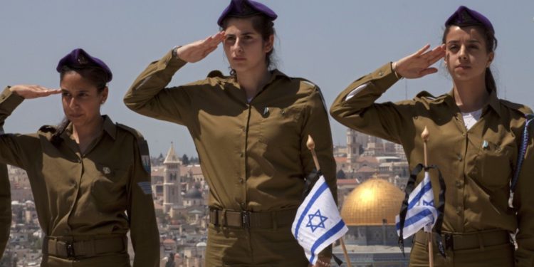 Víctimas israelíes del terrorismo de Hamás presentan demanda contra bancos de Qatar