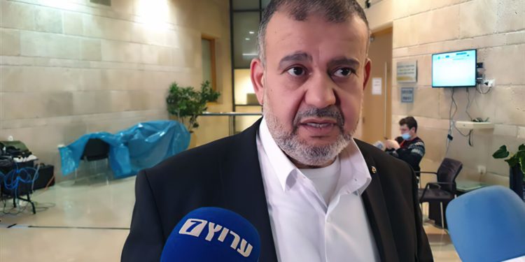 MK Waleed Taha: Israel contamina la mezquita de Al Aqsa