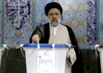 Ebrahim Raisi podría dar prioridad a la eliminación de las sanciones de EE.UU.