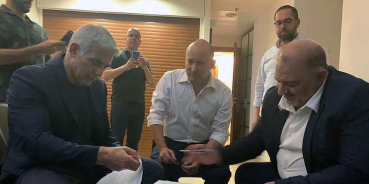 Lapid a Rivlin: He logrado formar una coalición con Bennett