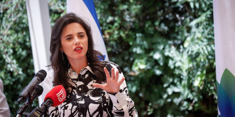 Ayelet Shaked: Trabajaré para devolver a los infiltrados a sus países de origen