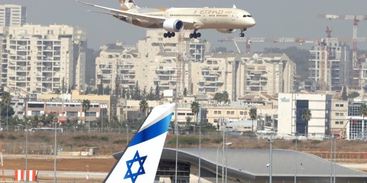 Aerolíneas de Israel y EAU anuncian acuerdos de cooperación para viajeros frecuentes