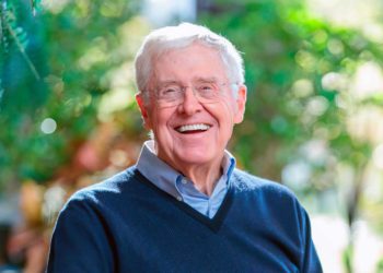 El multimillonario Charles Koch opina que el cannabis debería ser legal