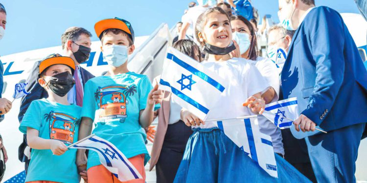 160 olim franceses llegan a Israel en un vuelo especial