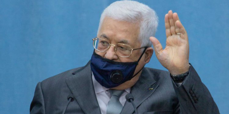 Abbas despide a alto funcionario por criticar a la Autoridad Palestina
