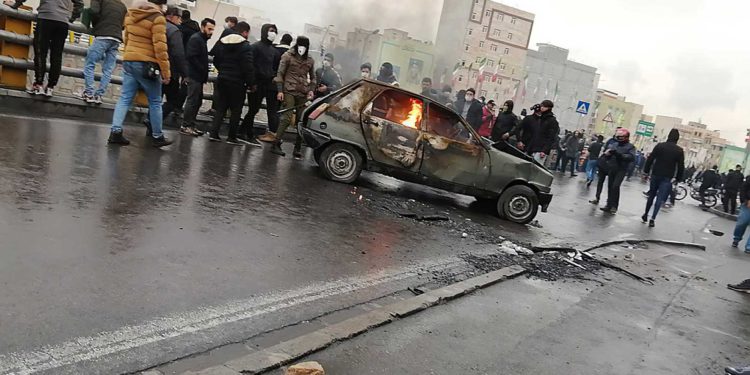 Protestas por la escasez de agua en Irán dejan al menos dos muertos