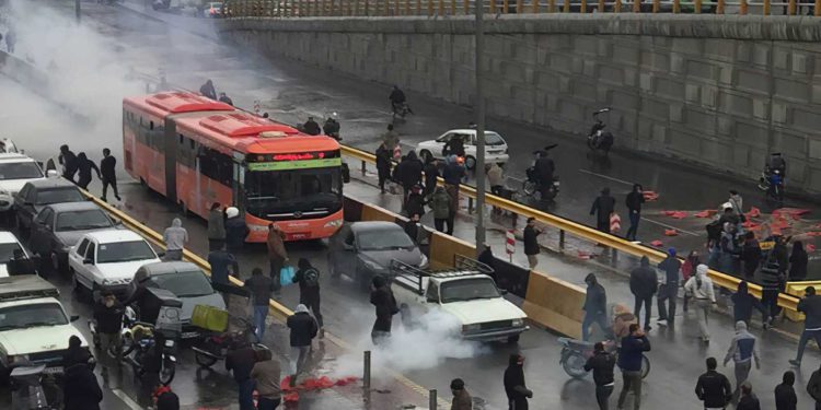 Protestas por la escasez de agua sacuden el suroeste de Irán