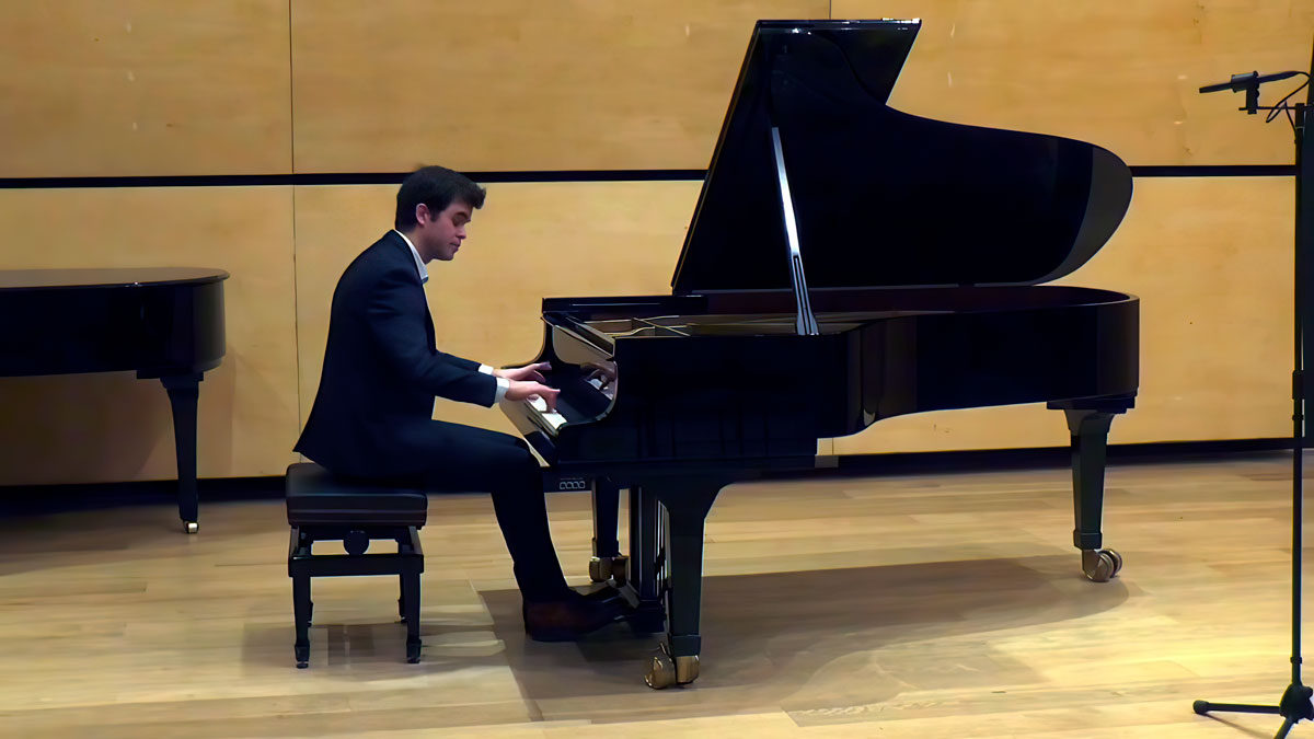 Un pianista israelí llega a la semifinal del concurso de piano de Cleveland