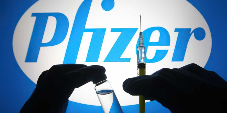 Bennett: La vacuna de Pfizer es significativamente menos eficaz contra la variante Delta