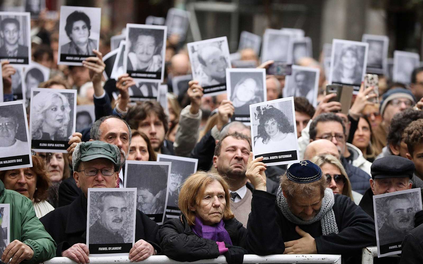 En el 27 aniversario del atentado a la AMIA, las familias aún exigen justicia