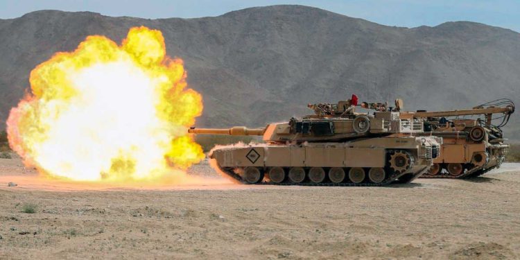 250 tanques M1 Abrams de fabricación estadounidense se dirigen a las puertas de Rusia