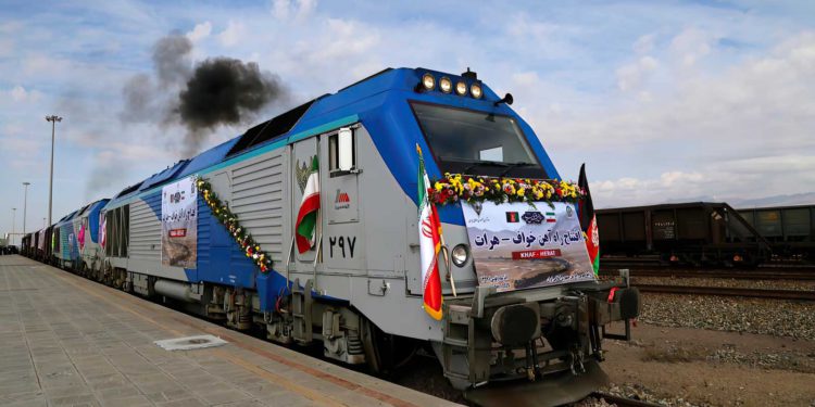 TV: Israel cree que Irán atacó un barco en respuesta al ciberataque al sistema de trenes