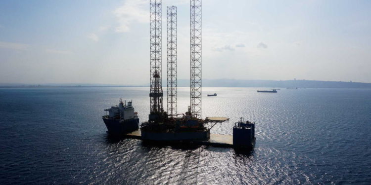 Israel y Egipto discuten planes comerciales de gas natural