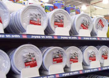 Quien contamina paga: El gobierno planea un impuesto sobre la compra de plásticos desechables