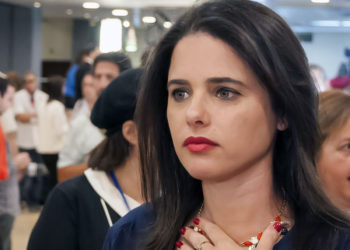 Shaked hace un llamamiento a los amigos cristianos de Israel para que luchen contra el boicot de Ben & Jerry's