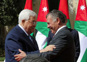 El rey de Jordania se reúne con Abbas para intentar reactivar las conversaciones con Israel