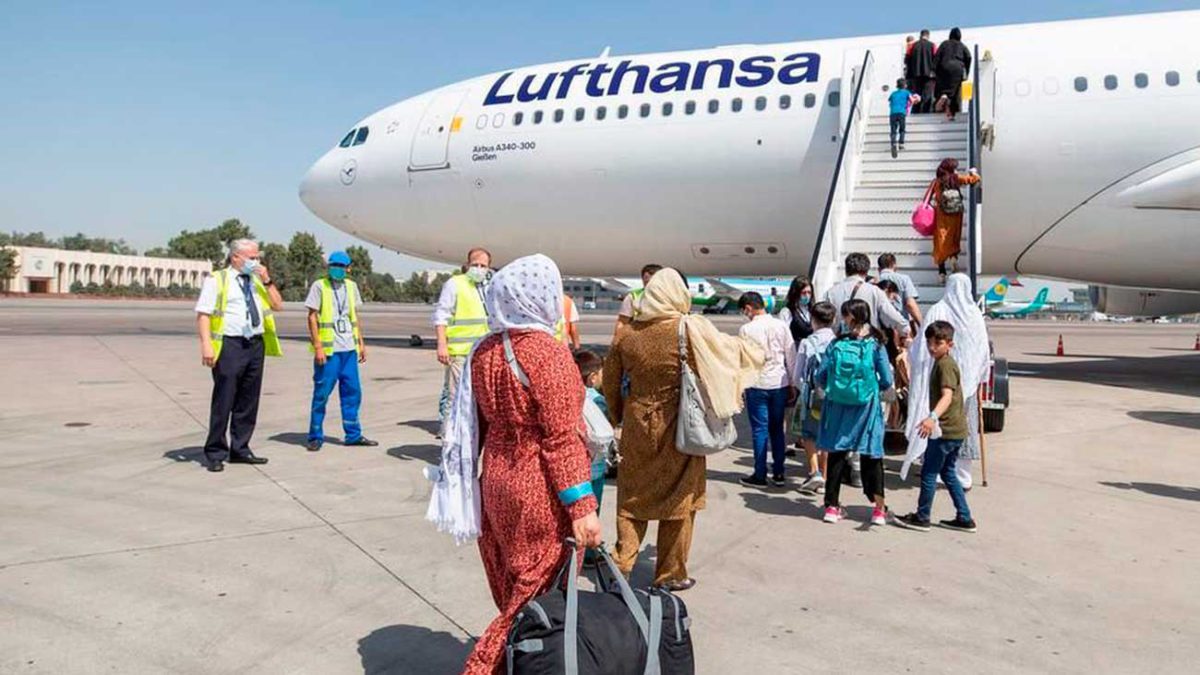 Alemania anuncia el fin de sus evacuaciones de Afganistán tras atendados en Kabul