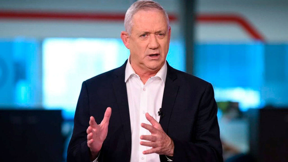 Gantz anuncia planes para legalizar a miles de cónyuges palestinos indocumentados “para fortalecer a la Autoridad Palestina”