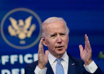 Biden utiliza los sucesos del 6 de enero para encubrir la crisis en Afganistán