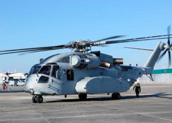 El nuevo y enorme helicóptero CH-53K de los Marines de EE. UU. inicia pruebas operativas