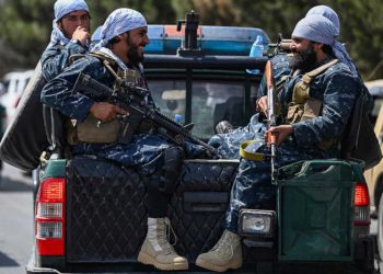 Los talibanes se apoderaron de un arsenal de guerra que rivaliza con el de un ejército