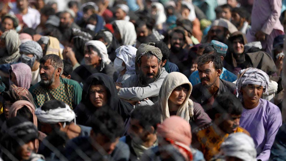ONU: Medio millón de afganos podrían huir a través de las fronteras