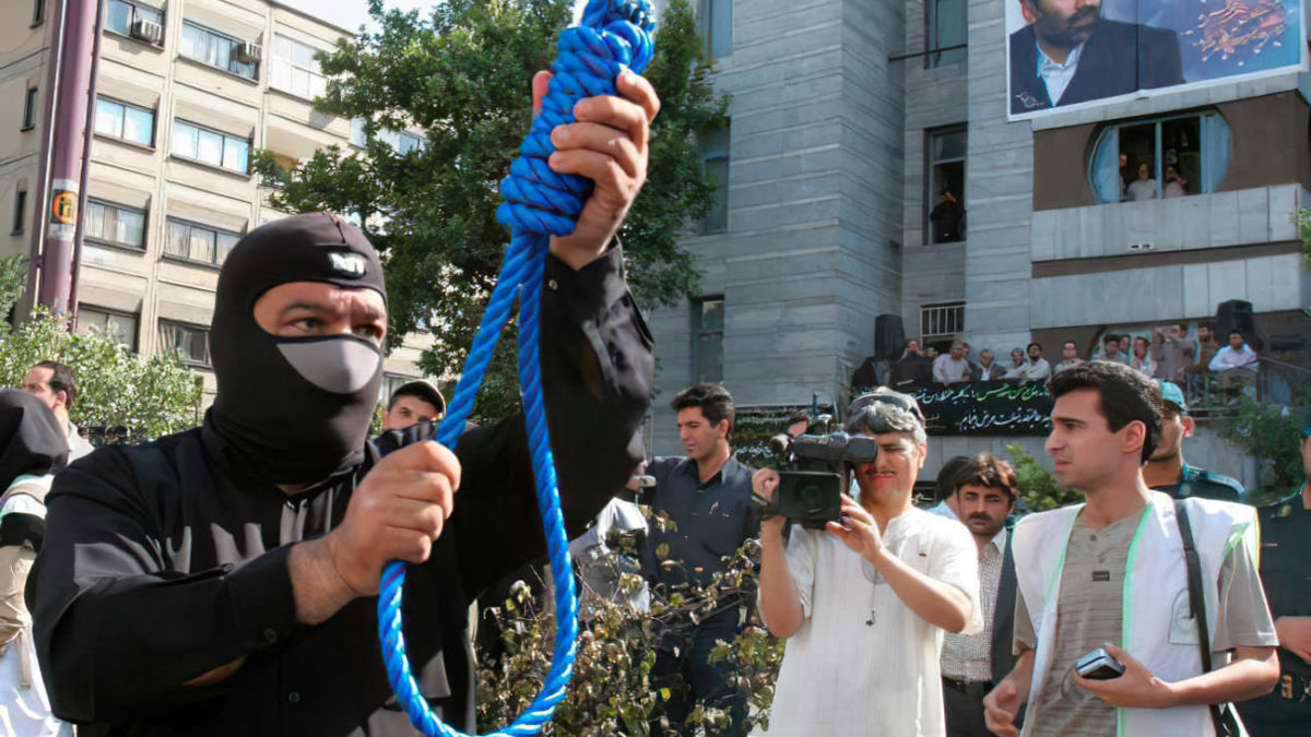 Iraní arrestado cuando era niño es ejecutado tras una década en prisión