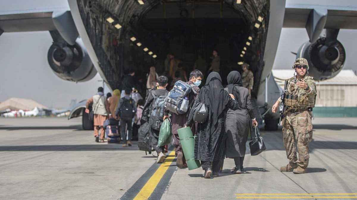 Amenaza terrorista del ISIS en el aeropuerto de Kabul: Peligran las evacuaciones
