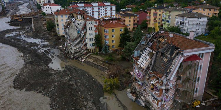 Israel ofrece ayuda de emergencia a Turquía tras las devastadoras inundaciones