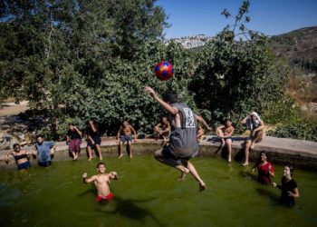 Israel se prepara para una ola de calor que durará una semana