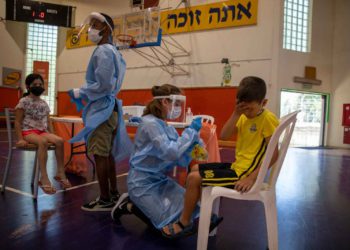Las pruebas serológicas en niños se congelan durante un día tras un comienzo caótico