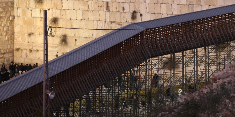 Israel renovará parcialmente el puente de entrada para judíos al Monte del Templo